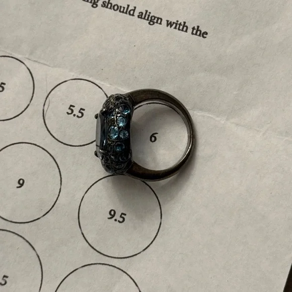 Stunning Blue Crystal Cocktail Ring - Picture 7 of 12